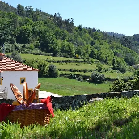 Casa Da Portela De Sampriz Bed and breakfast Ponte da Barca
