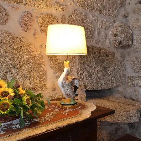 Alojamento de Acomodação e Pequeno-almoço Casa Da Portela De Sampriz