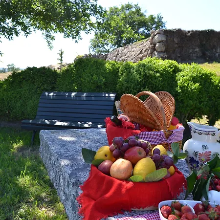 Alojamento de Acomodação e Pequeno-almoço Casa Da Portela De Sampriz