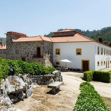 לינה וארוחת בוקר Casa Da Portela De Sampriz 4*