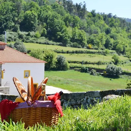 Casa Da Portela De Sampriz Bed & Breakfast 4*