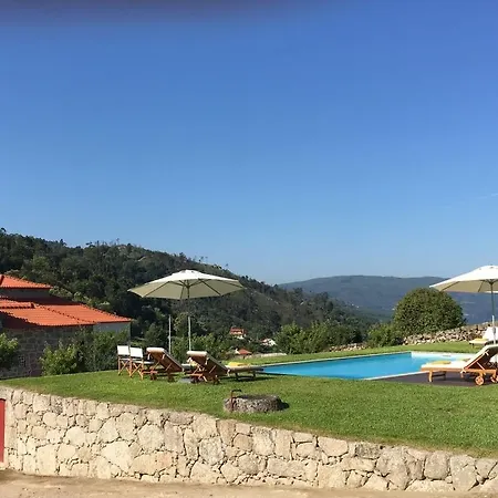 Casa Da Portela De Sampriz Bed & Breakfast
