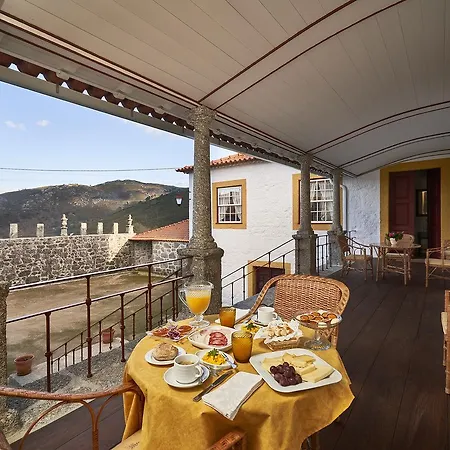 Casa Da Portela De Sampriz 住宿加早餐酒店 4*