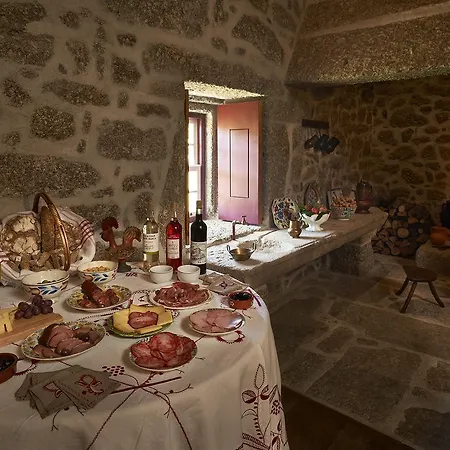 Casa Da Portela De Sampriz Bed & Breakfast