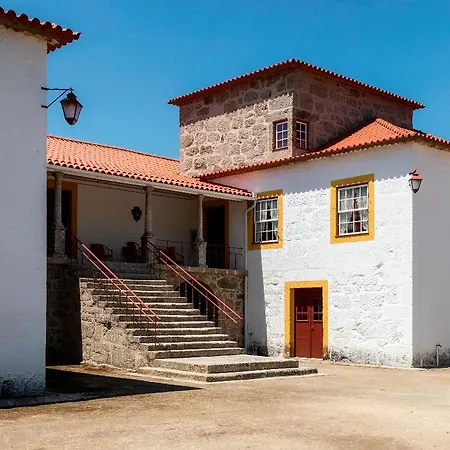 Casa Da Portela De Sampriz Bed and breakfast