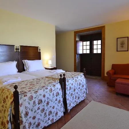 Casa Da Portela De Sampriz Bed and breakfast