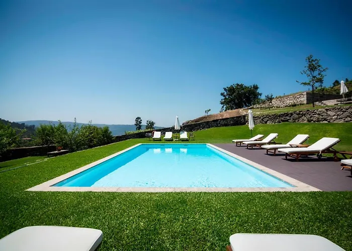 Casa Da Portela De Sampriz Bed and Breakfast