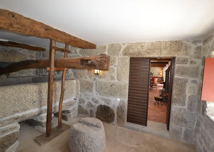 Casa Da Portela De Sampriz Bed and Breakfast 4*