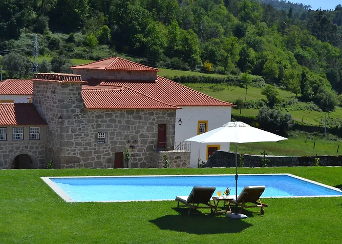 Casa Da Portela De Sampriz Bed and Breakfast 4*