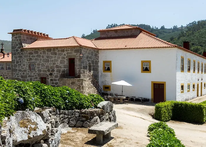 Bed & Breakfast Casa Da Portela De Sampriz 4*