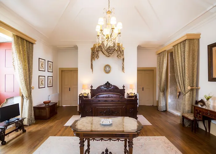 Casa Da Portela De Sampriz Bed and Breakfast